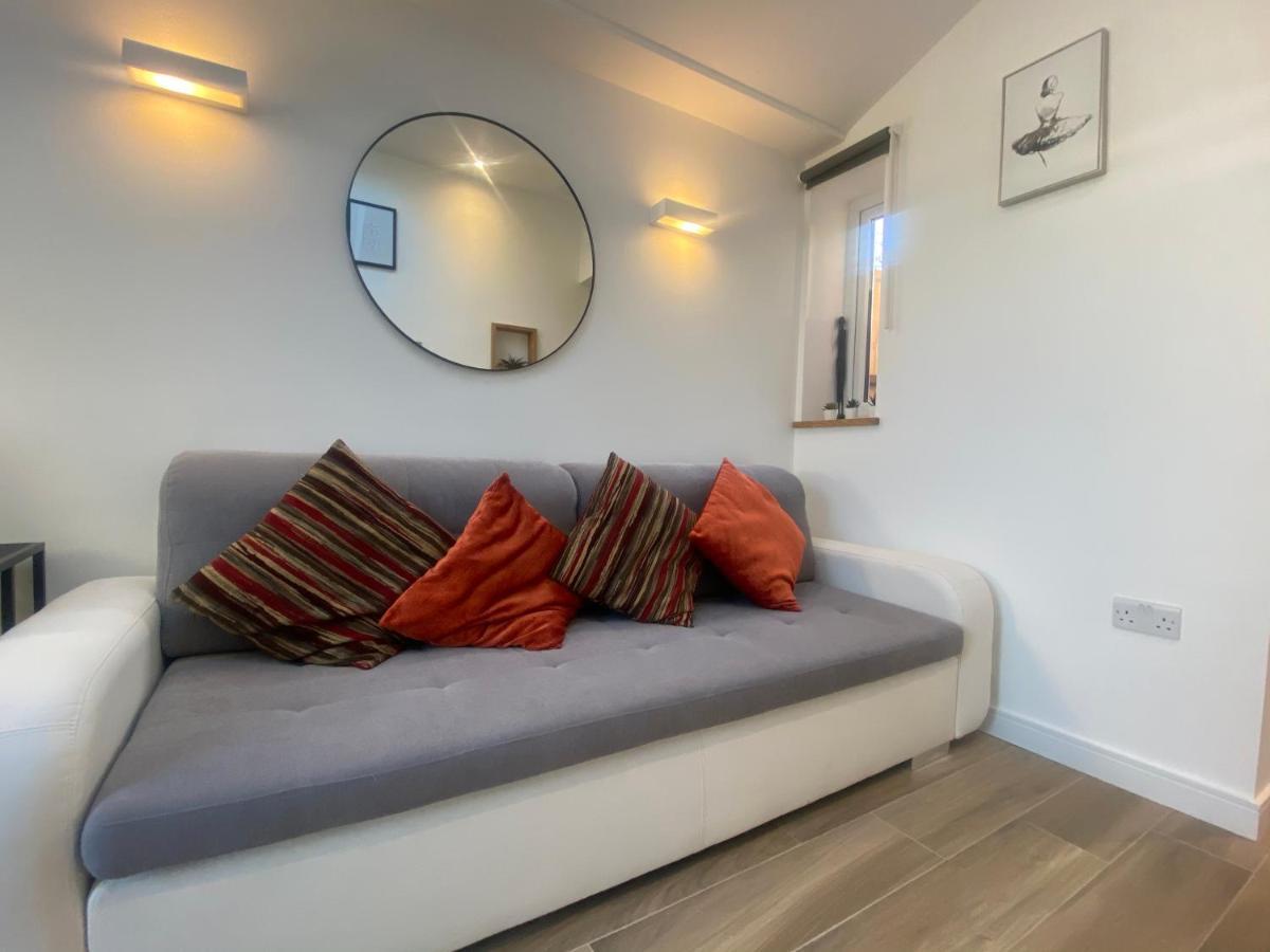 Lovely And Modern Studio Apartment. Боргемвуд Екстер'єр фото