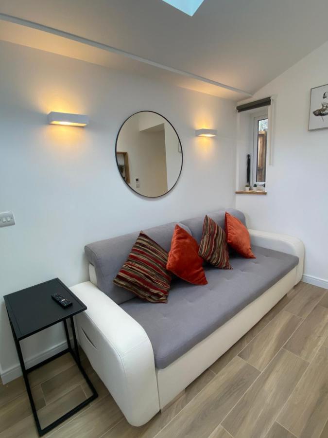 Lovely And Modern Studio Apartment. Боргемвуд Екстер'єр фото